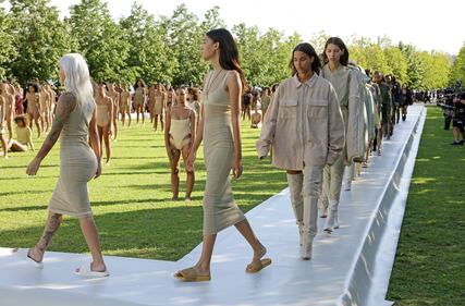 Kanye West presenta la sua collezione "Yeezy Season 4" a New York 3