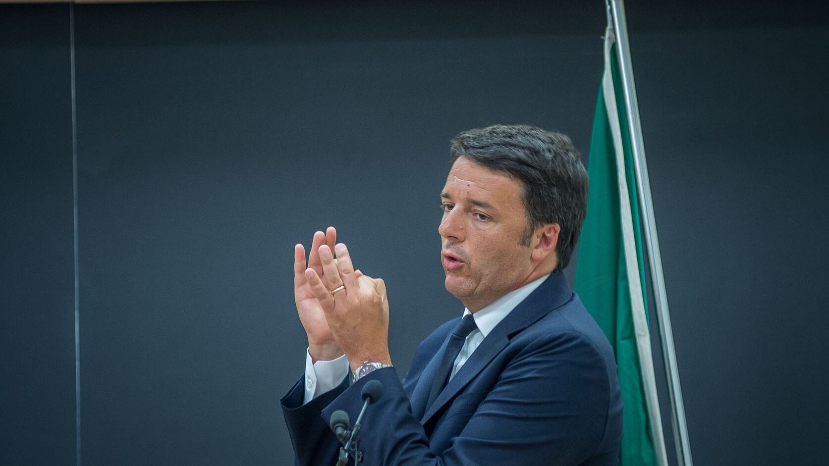 Da "capace" a "uomo onesto" Quando il Pd esaltava Marino