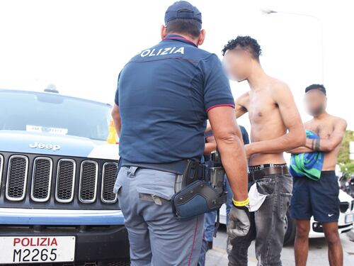 Assalta una caserma e massacra i militari. Ma il tunisino non si fa un giorno di carcere