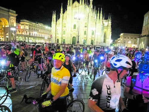 In bici di notte, dal Duomo fino al Lago