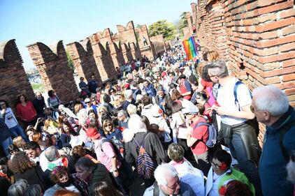 Il flash mob femminista a Ponte Castelvecchio 8