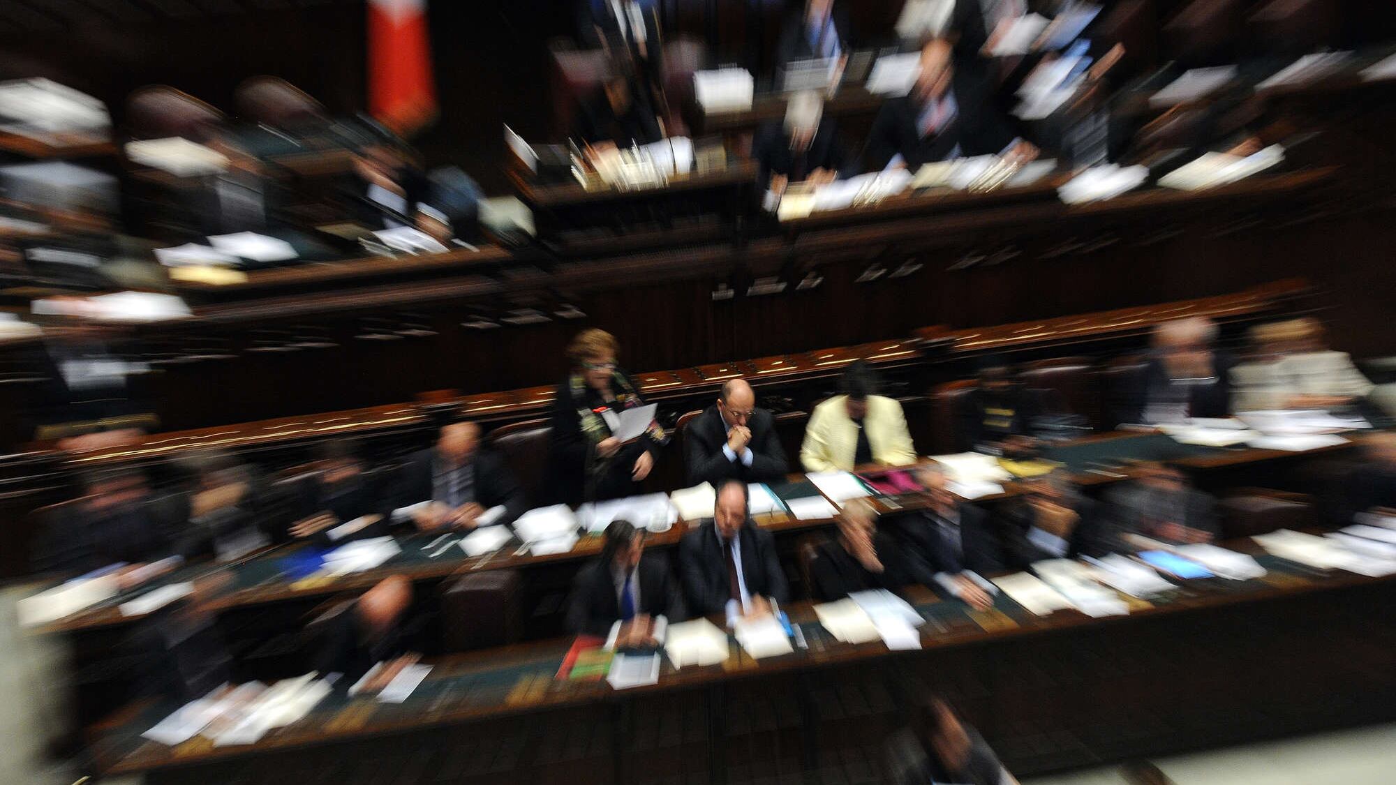 Governo Letta appeso a un filo, si fa strada l'ipotesi rimpasto