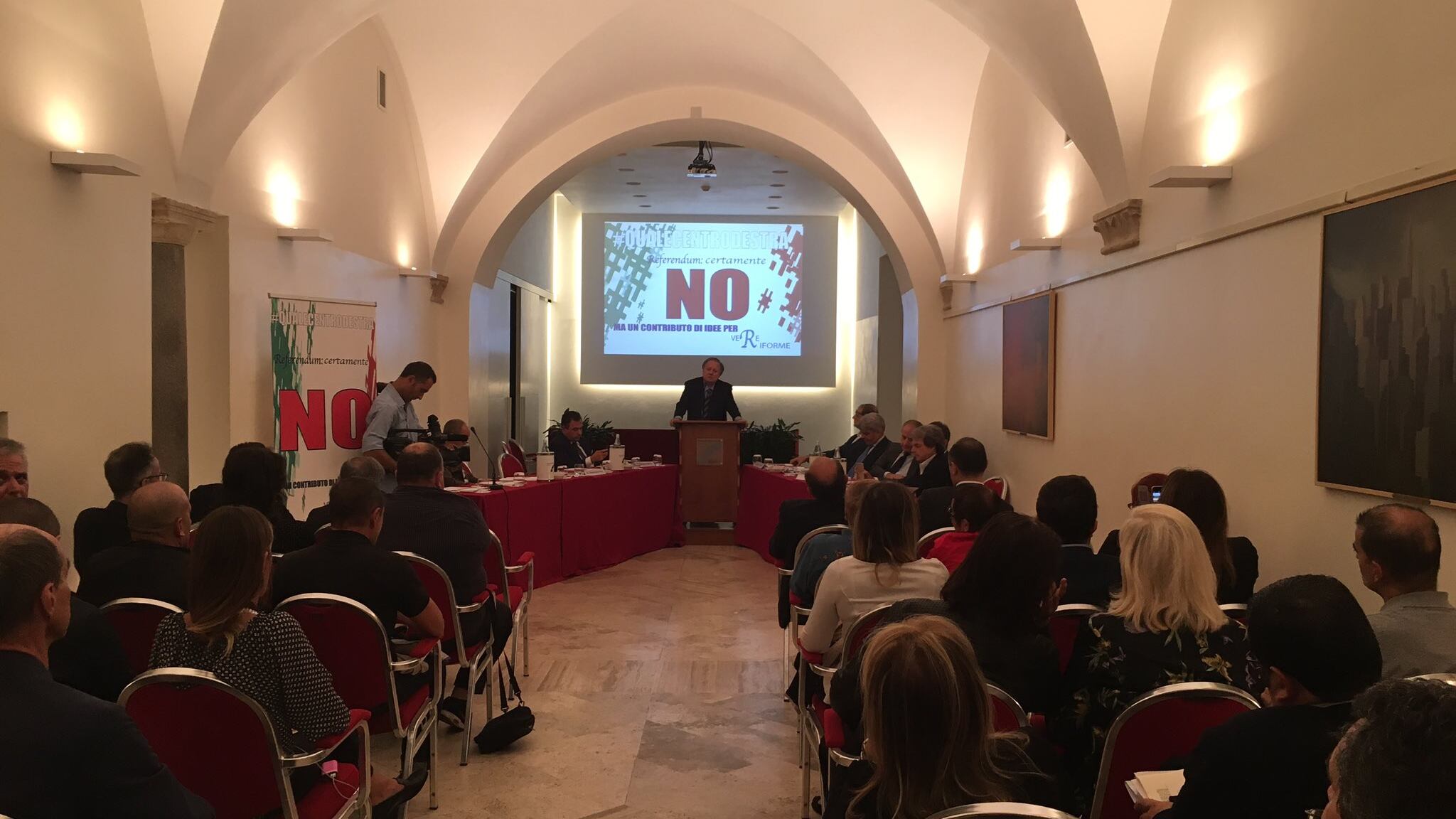 E gli azzurri puntano sulla coalizione del No. "Una vittoria riunirebbe tutto il centrodestra"