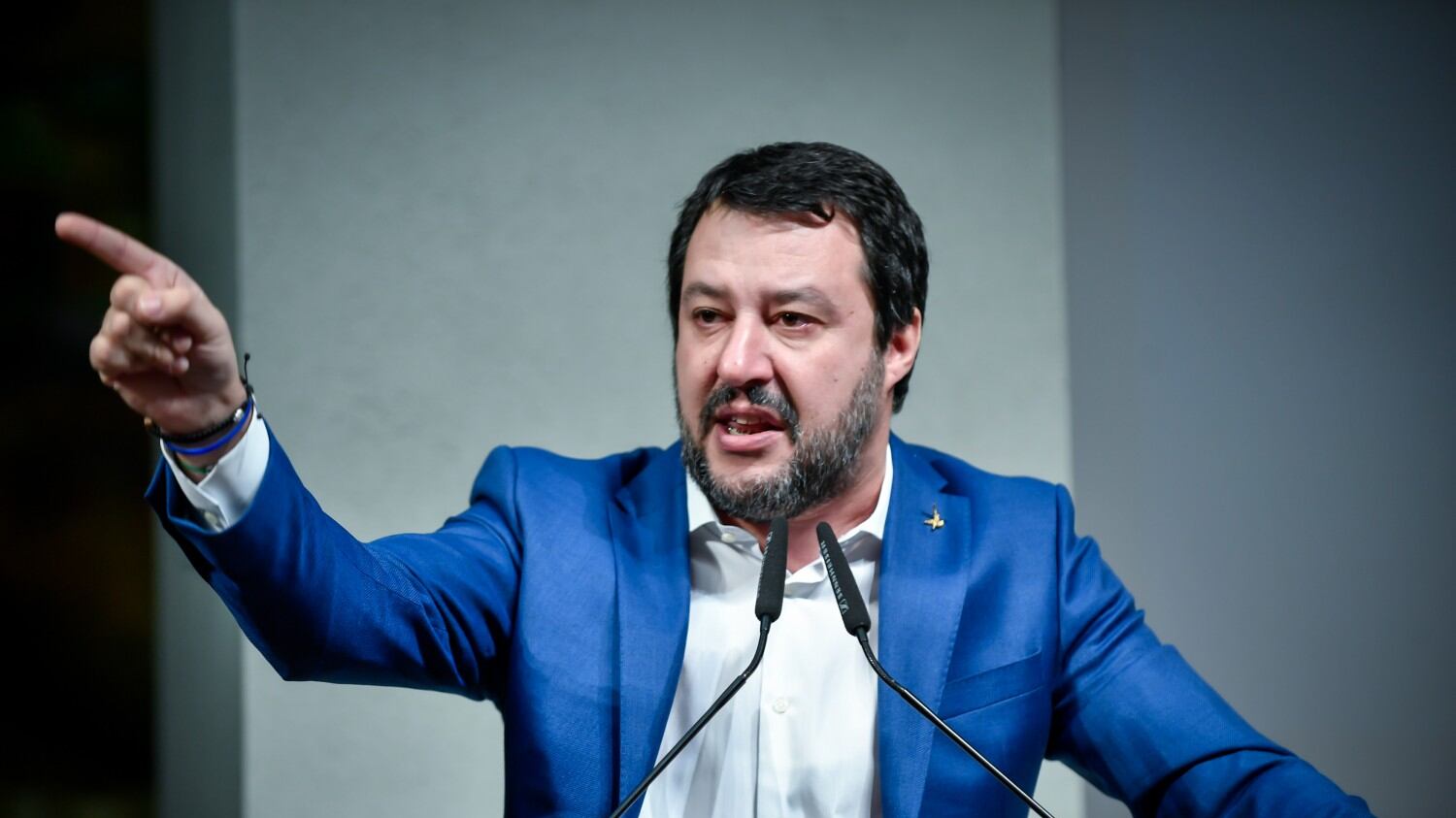 Salvini archivia la Lega Nord e sfida le toghe: processateci