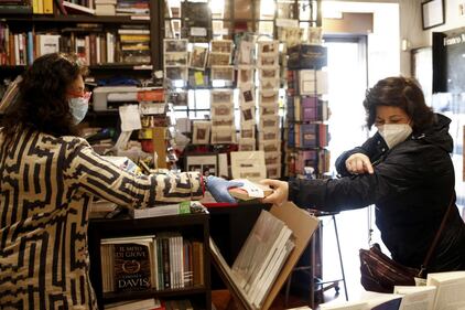 A Roma riaprono le librerie 3