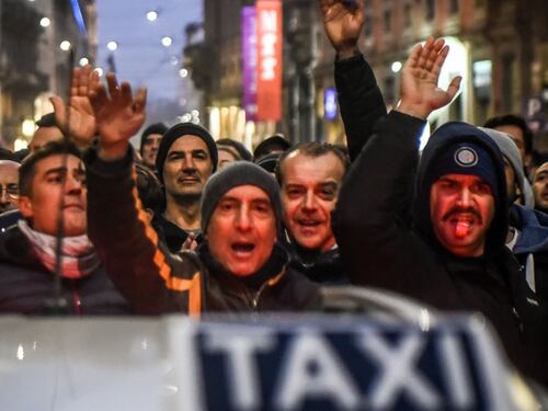 La protesta dei tassisti a Milano