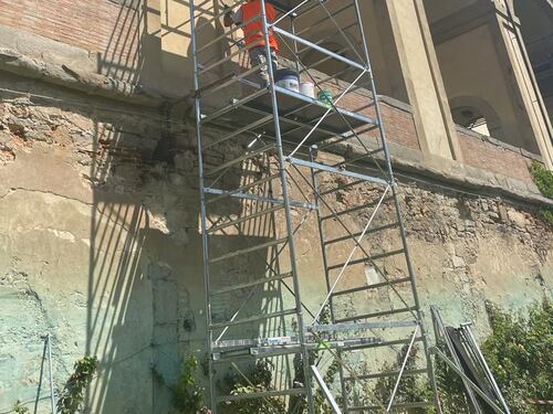 Imbrattato il Corridoio Vasariano: anche stavolta la vernice non verrà via