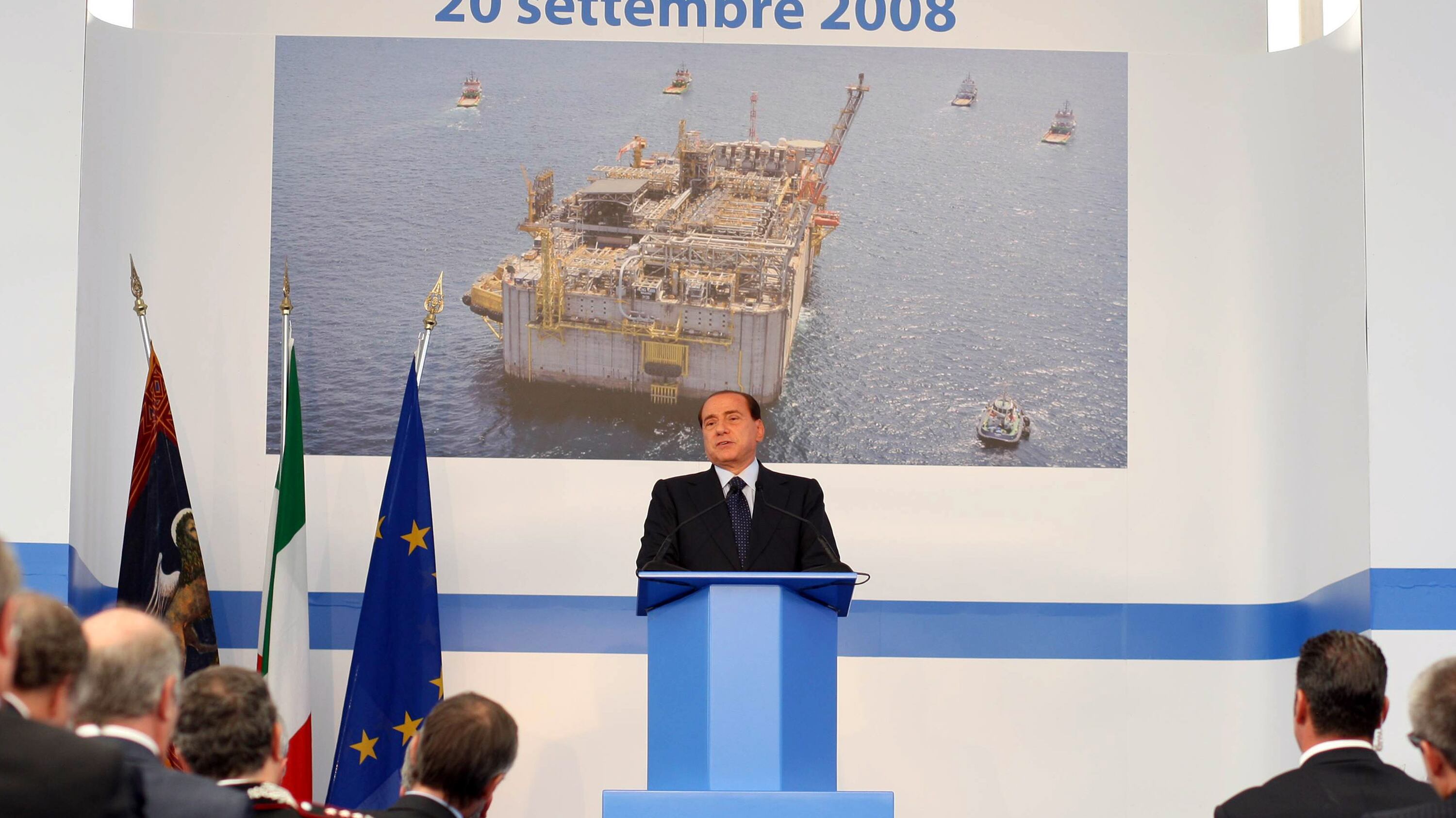 "Loro parlano, io l'ho inaugurato". 13 anni dopo il video del Cav sul rigassificatore è ancora attuale