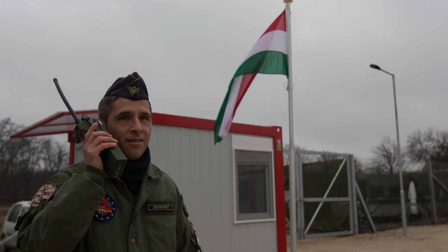 Migranti, l'Ungheria si blinda: un nuovo muro e basi militari al confine