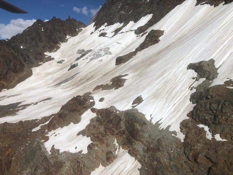 Le montagne restituiscono tre alpinisti dopo oltre 30 anni: i corpi riemergono tra Svizzera e Austria