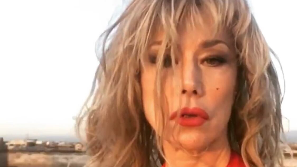 "Da dietro entra tua sorella": ira di Nancy Brilli a Venezia