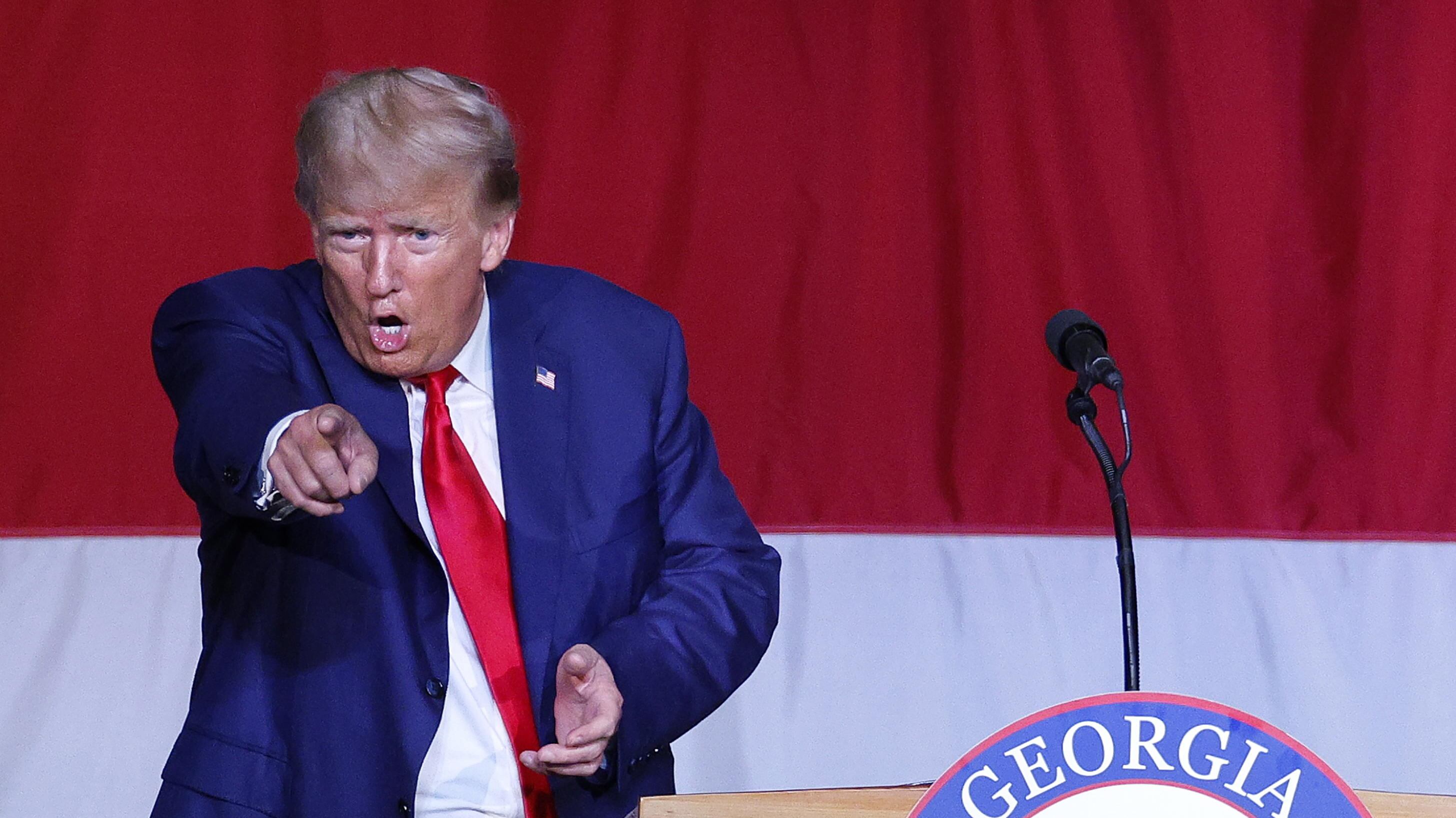 La rabbia di Trump: "I giudici mi attaccano perché batterò Biden"