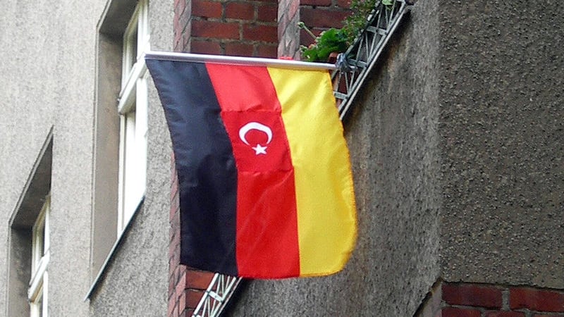 La Merkel avvia trattative con Erdogan per l'apertura di scuole turche in Germania