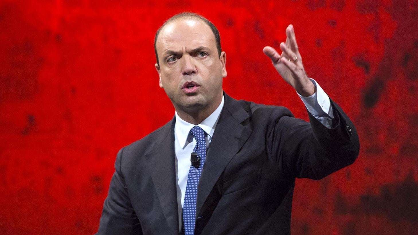 Alfano segue Berlusconi e apre alle unioni civili