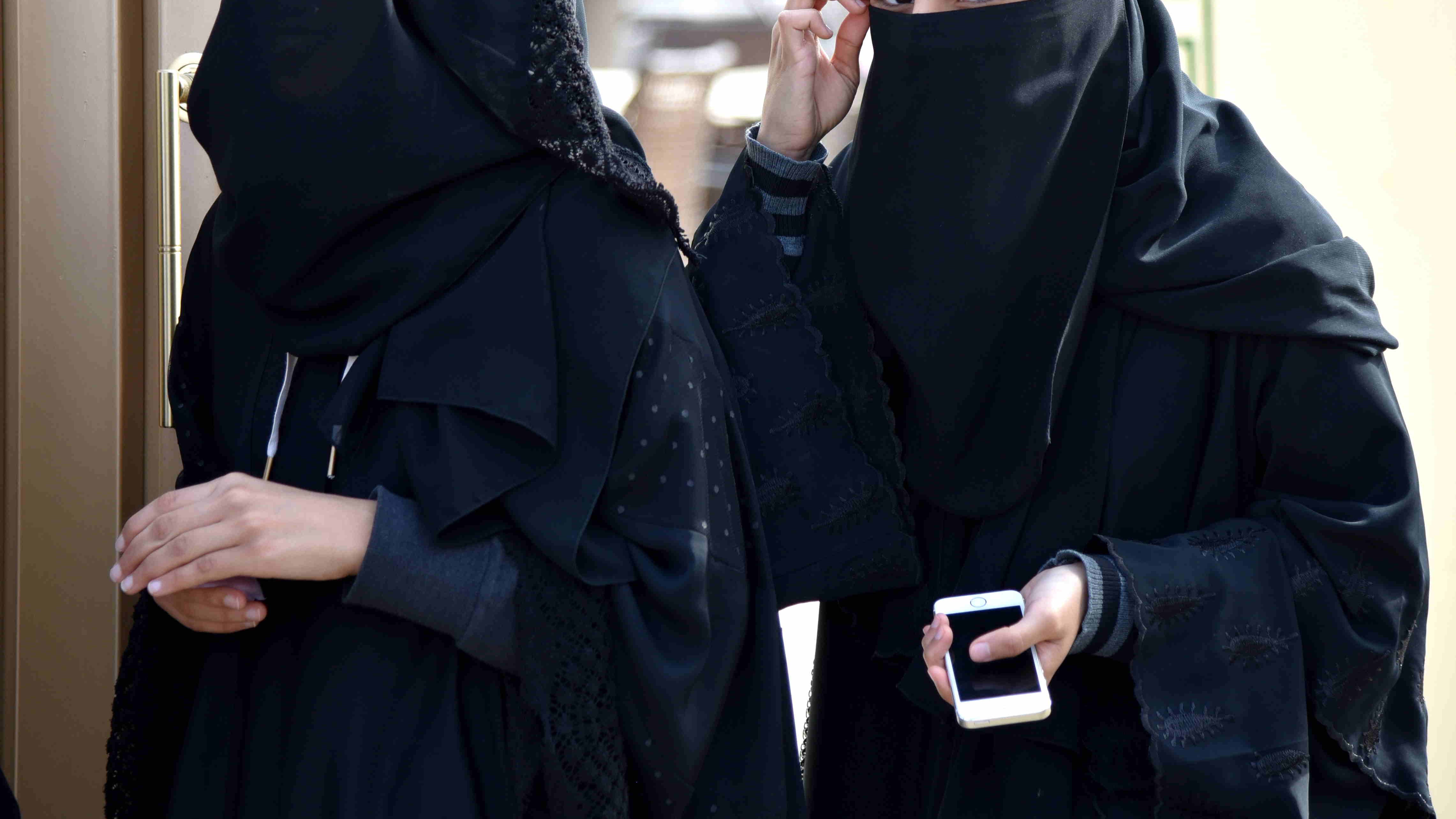Austria, bandito il velo islamico dalle scuole elementari