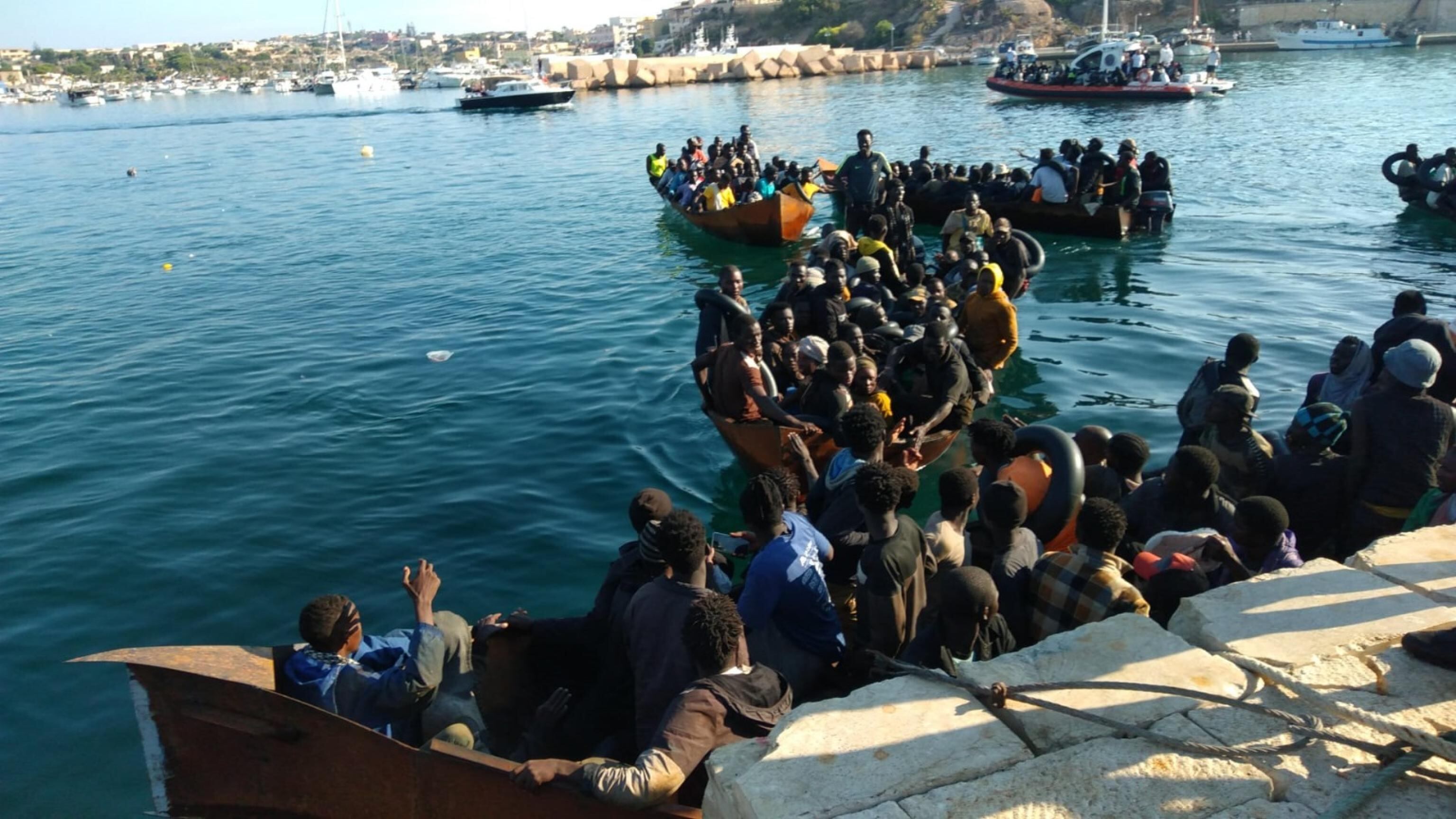Il flusso dei migranti va fermato adesso