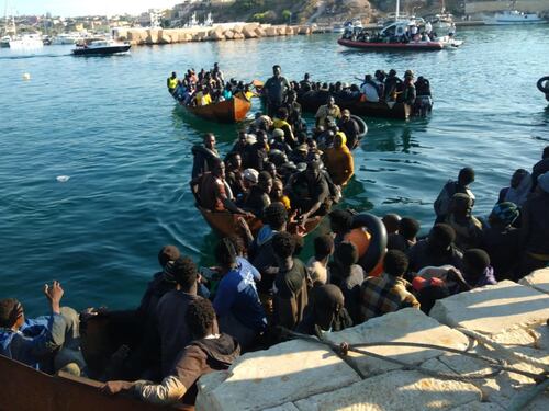 Il flusso dei migranti va fermato adesso