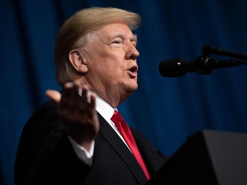La furia di Trump contro Mattis: "Lasci due mesi prima"