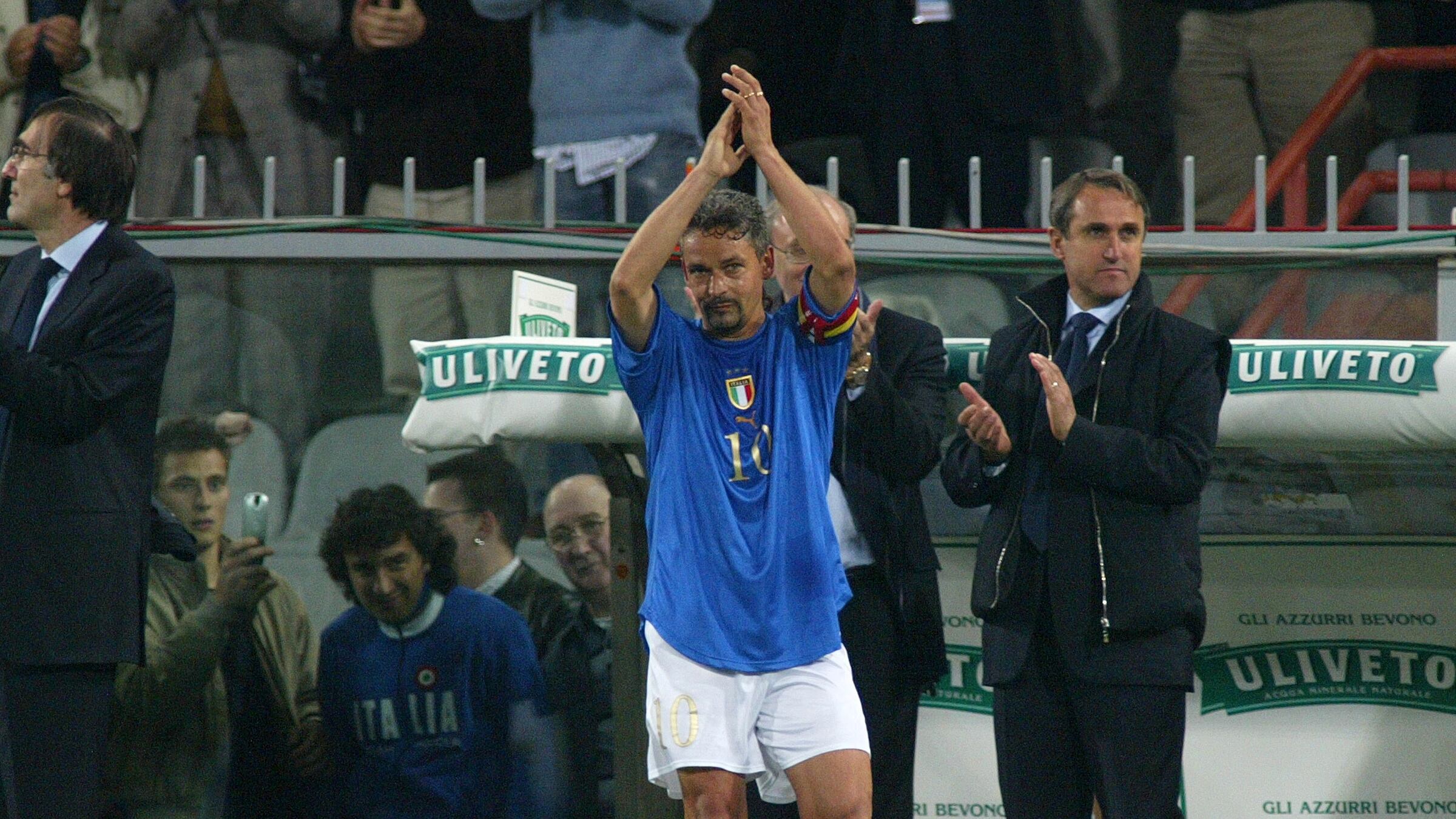 Film, serie, biopic. In tv il calcio si gioca la sua partita infinita
