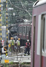 Giappone, treno e camion si scontrano a passaggio a livello 2