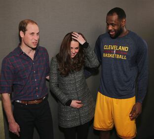 Lebron James abbraccia Kate Middleton 1