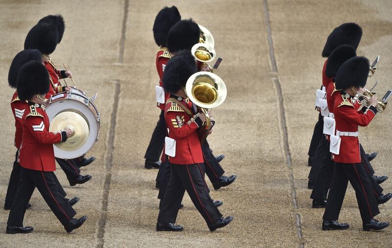 Inghilterra: guardia reale inglese sviene durante il "Trooping the Colour" 10