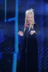 Sanremo 2016: i look femminili nella serata cover 36
