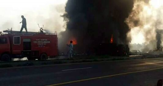 Pakistan, 146 morti nell'incidente a un'autocisterna 17
