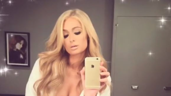 Paris Hilton, lo scatto per il National Selfie Day è hot