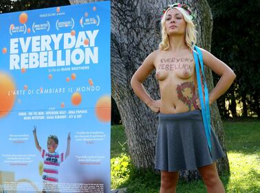 Femen a seno nudo per il film Everyday Rebellion 3