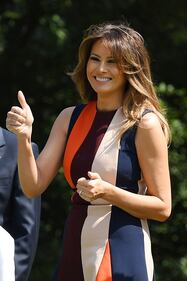 Melania Trump gioca a bocce col marito di Theresa May 8