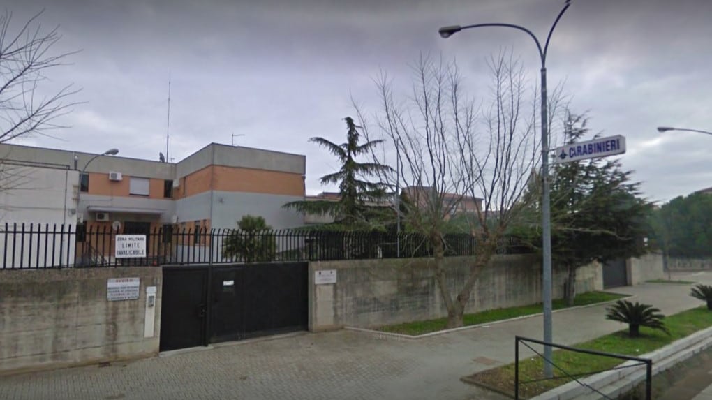 Foggia, stanco per l'attesa in caserma. Tunisino pesta due poliziotti