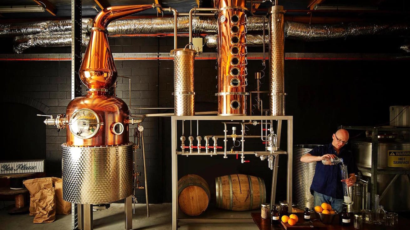 Professione distillatore: arriva il corso per imparare a farlo bene