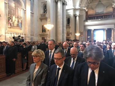 Sparatoria Trieste, il cordoglio ai funerali dei due agenti uccisi 1