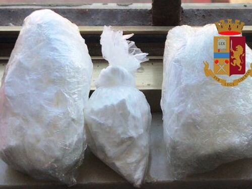 Napoli: cocaina e marijuana, raffica di sequestri