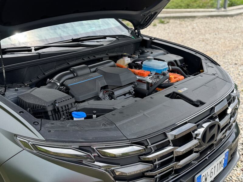 Hyundai Tucson plug-in: guarda la gallery del SUV ibrido alla spina 14