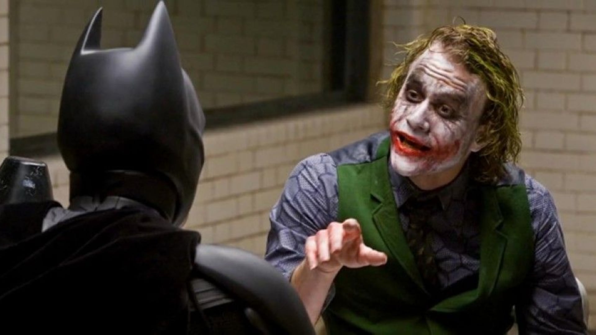 Da Batman a Mary Poppins: cosa guardare stasera in tv