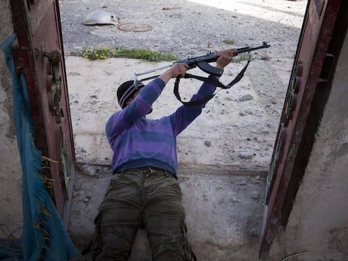 Siria, Francia e Inghilterra: armi ai ribelli, anche senza il placet dell'Ue