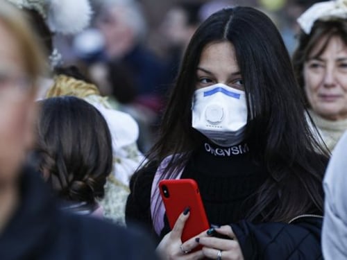 Il contagio anche solo parlando: ecco il video che lo dimostra
