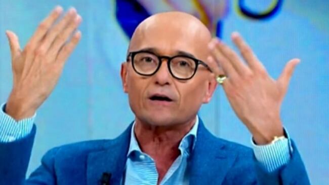 Le rivelazioni di Signorini: ""Di Maio? Come un liceale e Salvini innamorato"