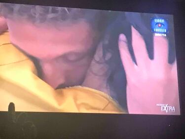 Al Grande Fratello scoppia la passione tra Francesca e Gennaro 13