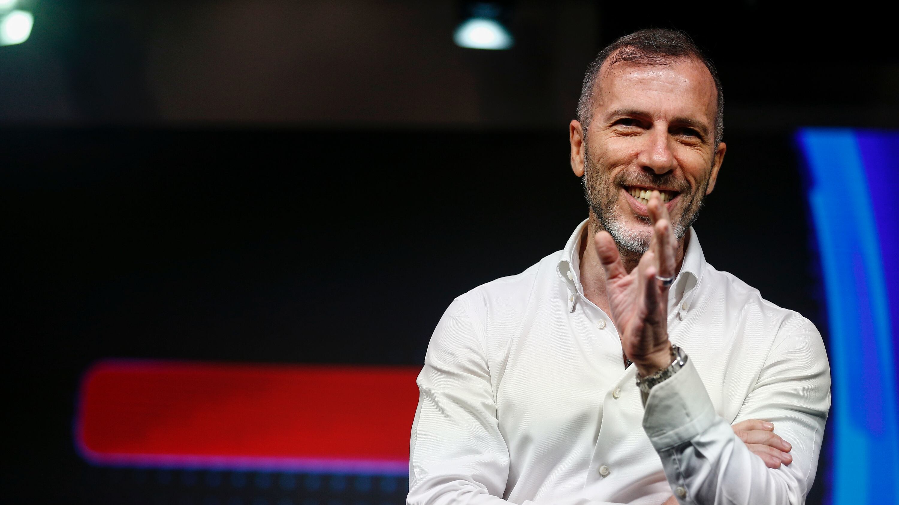 Tim alla conta dei piccoli soci sullo scorporo della rete