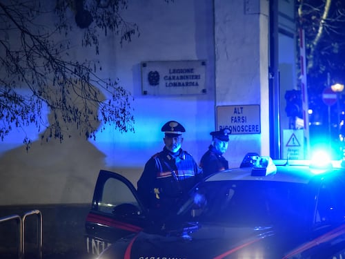 "Il cappellino e le scarpe rosse". Così il carabiniere ha riconosciuto il polacco