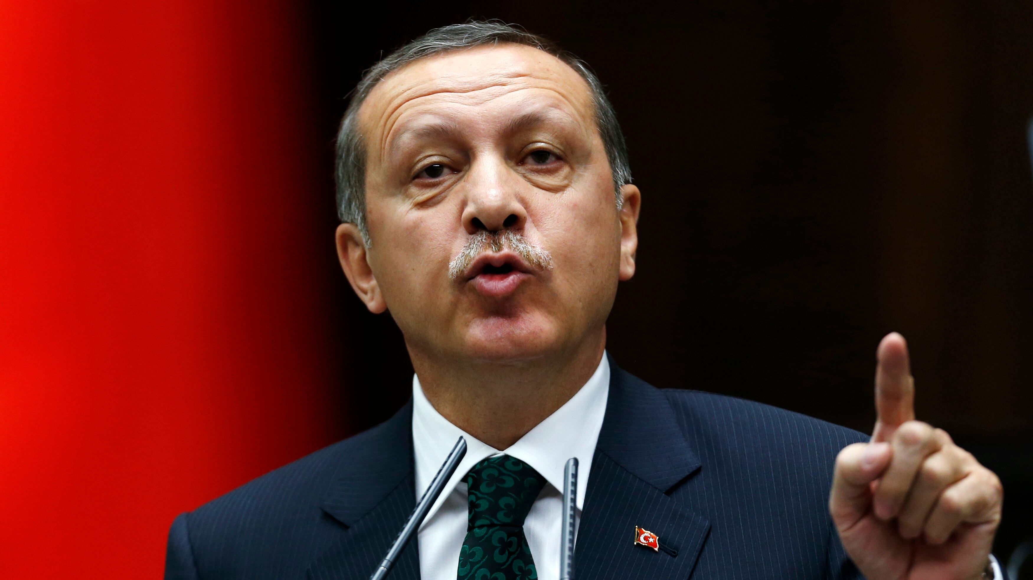 Erdogan ora ci minaccia "Se provate a fermarci 3,6 milioni di profughi"