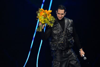 Sanremo 2024: ecco il look della prima serata del Festival di Mahmood 6