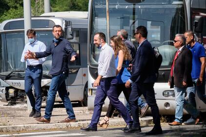Il blitz di Salvini nella rimessa Atac presa di mira dai nomadi 10