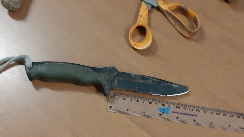Aggredisce i poliziotti poi grida "Allah Akbar": arrestato un egiziano