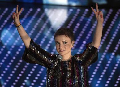 Sanremo 2016: i look femminili nella serata cover 39
