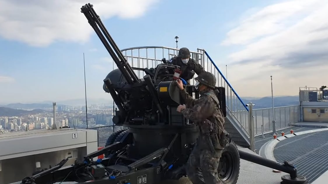 "Avamposti militari sui grattacieli". La difesa segreta in caso di guerra in Corea