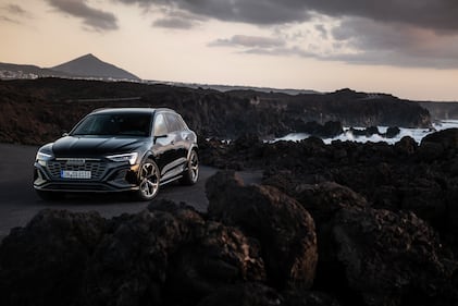 Le immagini della nuova Audi Q8 e-tron 10